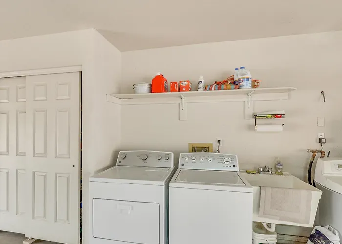 Spacious W/ On-site River Access! Holiday home Parker
