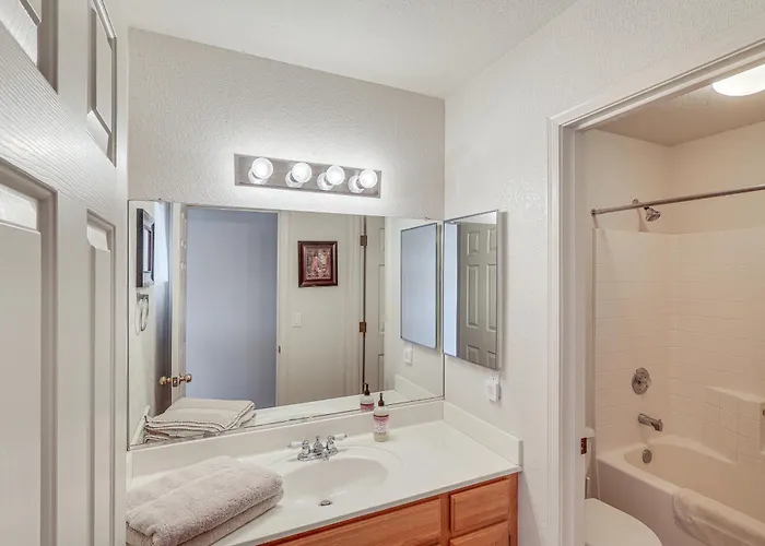 Spacious W/ On-site River Access! * Parker