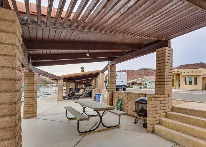Spacious W/ On-site River Access! Holiday home *