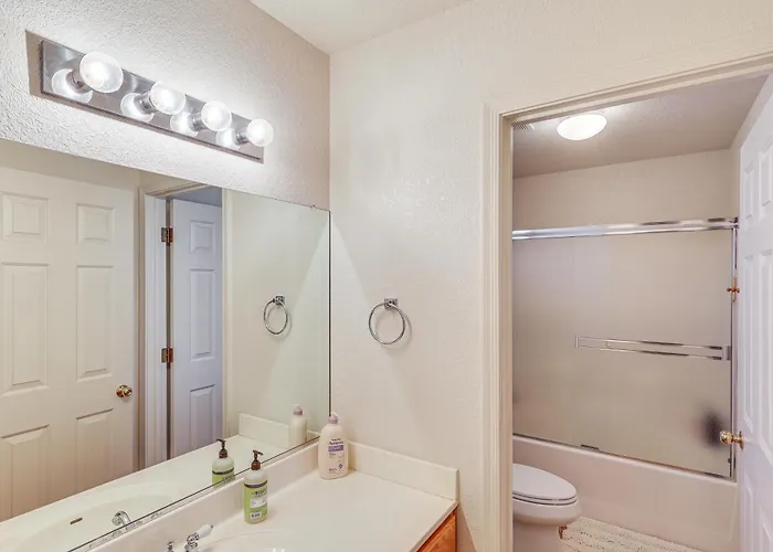 Spacious W/ On-site River Access! * Parker
