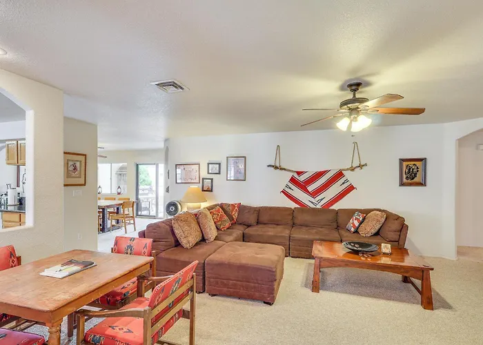 Spacious W/ On-site River Access! Holiday home