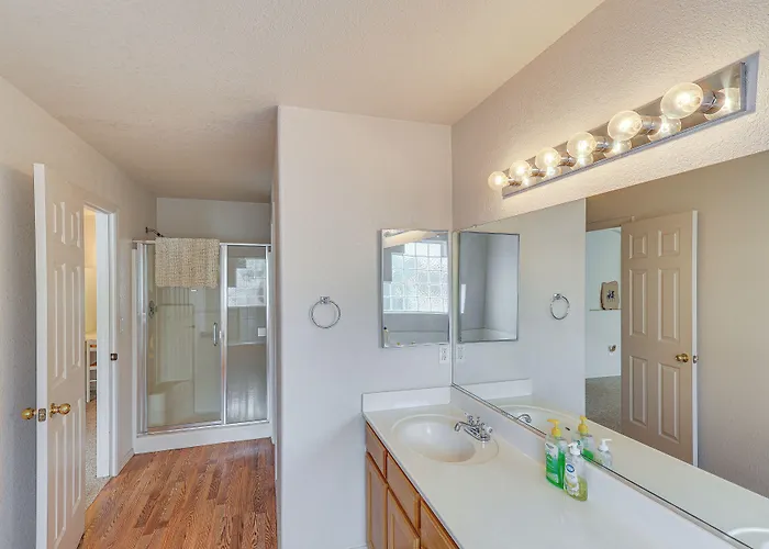 Spacious W/ On-site River Access! Parker